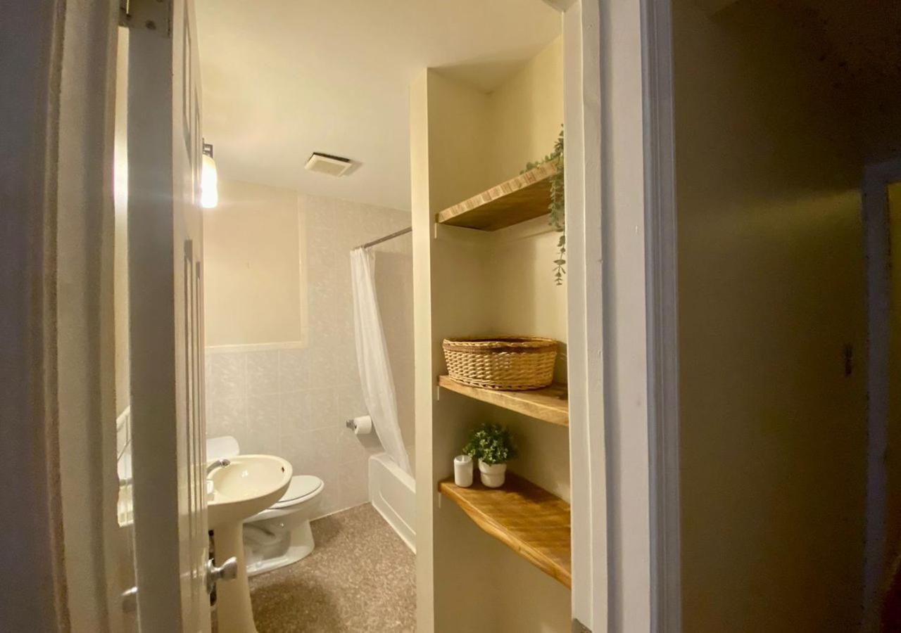 Historic Townhouse Oasis With En-Suite Bathroom Филадельфия Номер фото