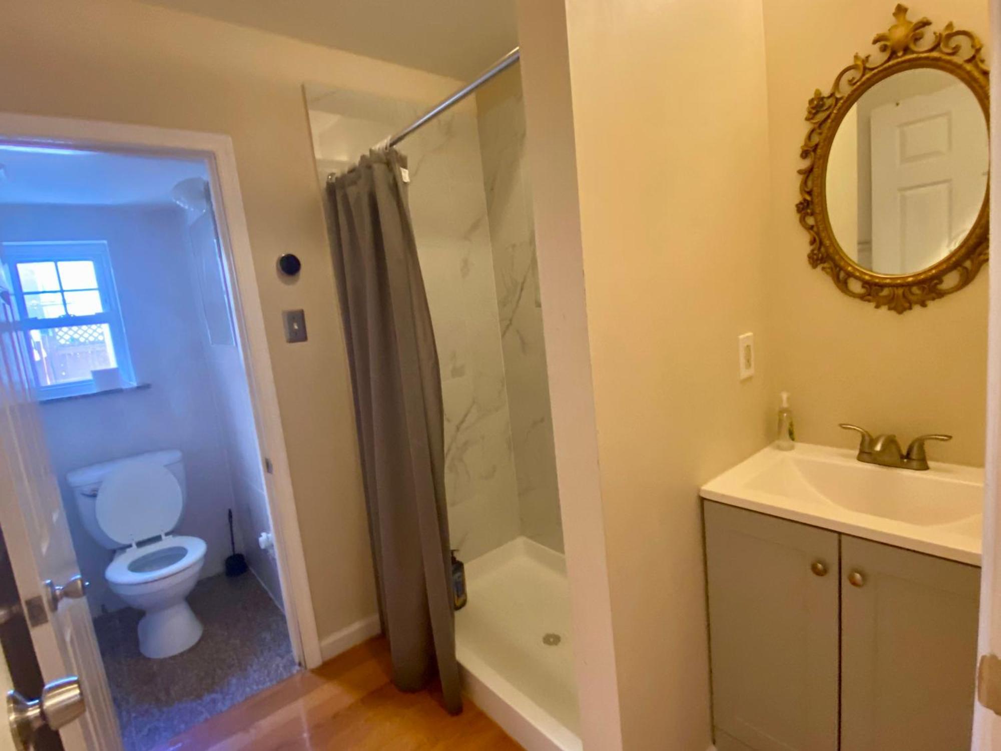 Historic Townhouse Oasis With En-Suite Bathroom Филадельфия Номер фото